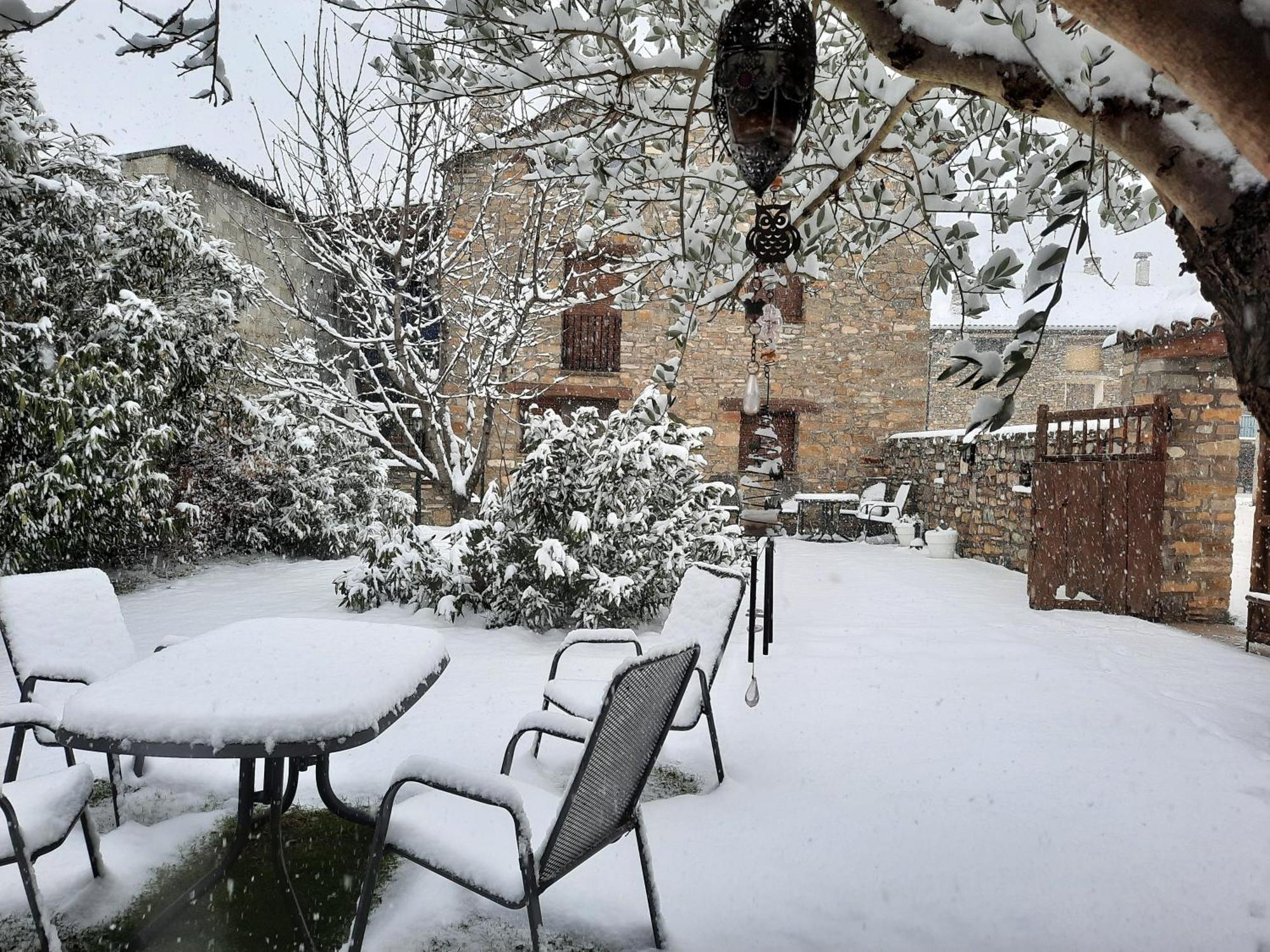 Apartamentos La Borda Castillon Tierrantona Eksteriør bilde
